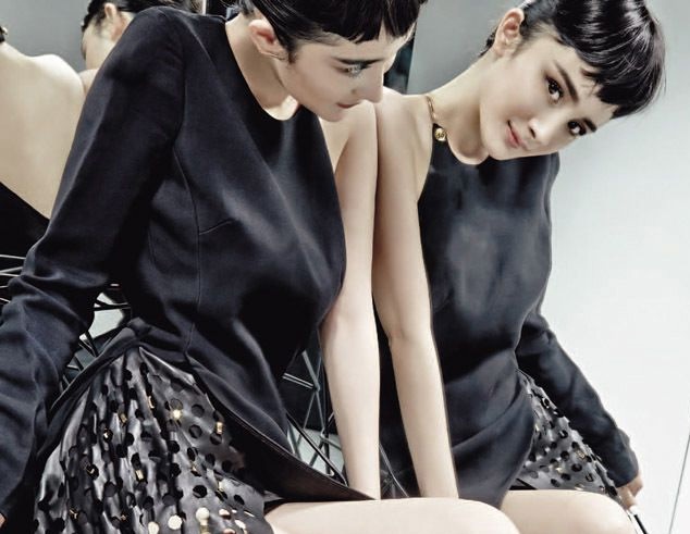 Cận cảnh gương mặt đẹp hoàn hảo của Dương Mịch