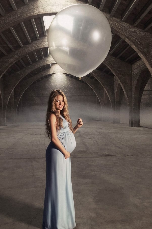 Nữ ca sĩ Shakira hạnh phúc khoe bụng bầu | Báo Dân trí