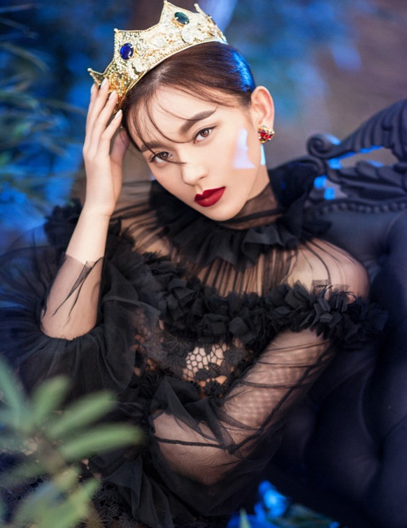 Vẻ quyến rũ của "Vương Hoàng Hậu" trong "Tân Võ Tắc Thiên" - 2 Vẻ ngoài quyến rũ của Vương Hoàng Hậu trong Tân Võ Tắc Thiên