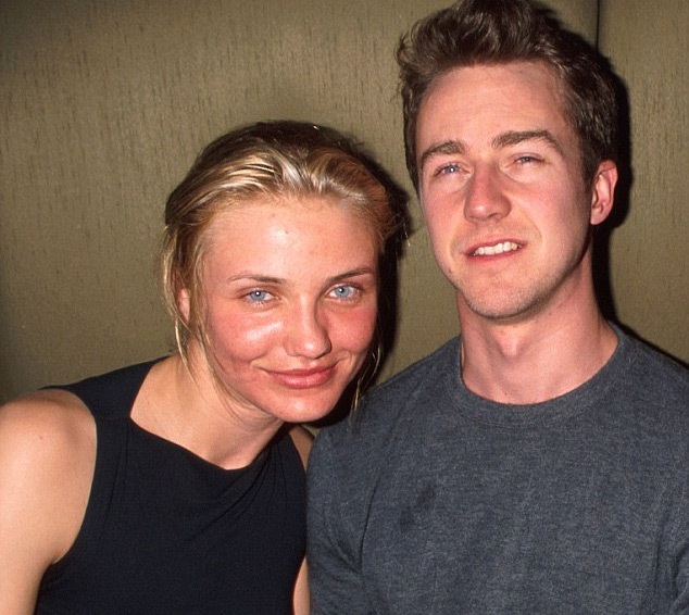 Tình sử nhiều thăng trầm của Cameron Diaz - 4 Cameron gặp Edward Norton vào năm 1998, khi anh được đề cử
Oscar dành cho vai diễn trong bộ phim
