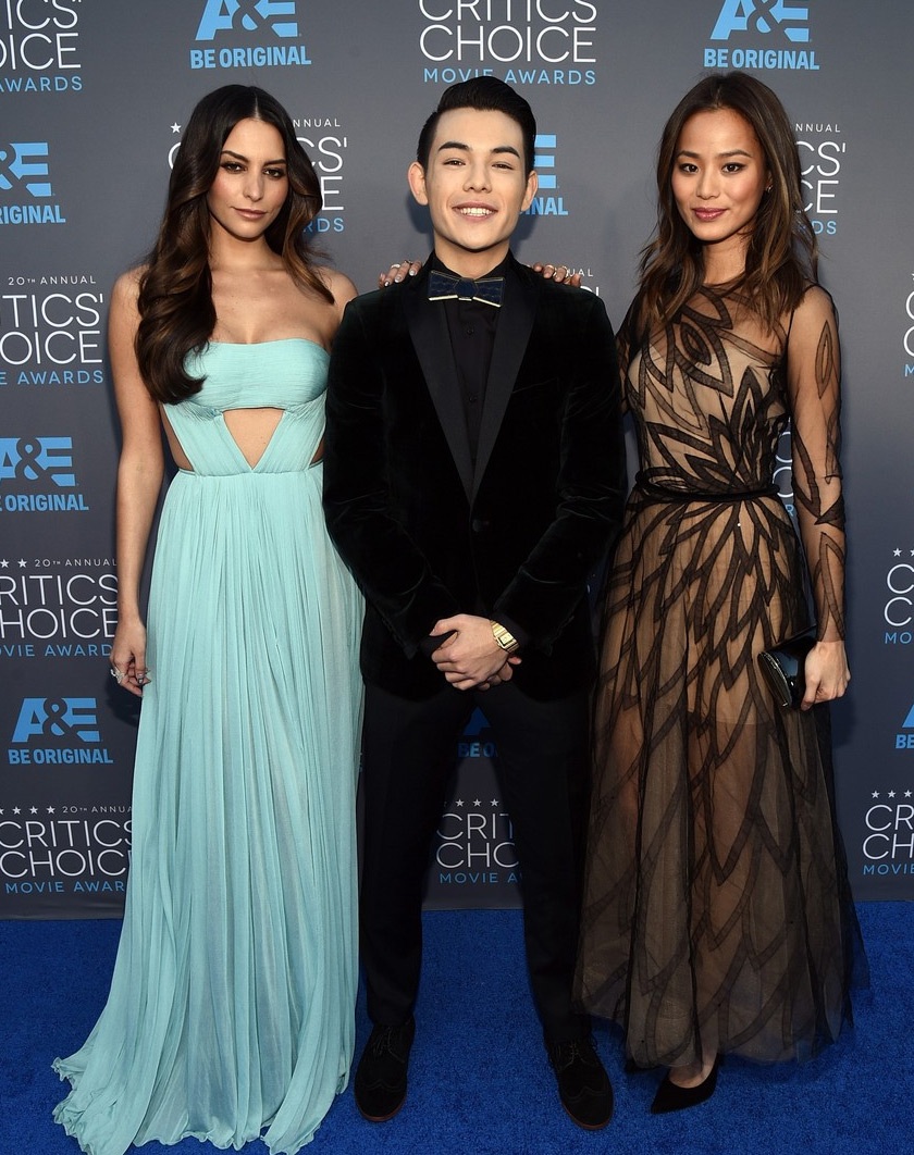 Mỹ nhân thế giới khoe sắc tại lễ trao giải Critics' Choice - 11 Normal
