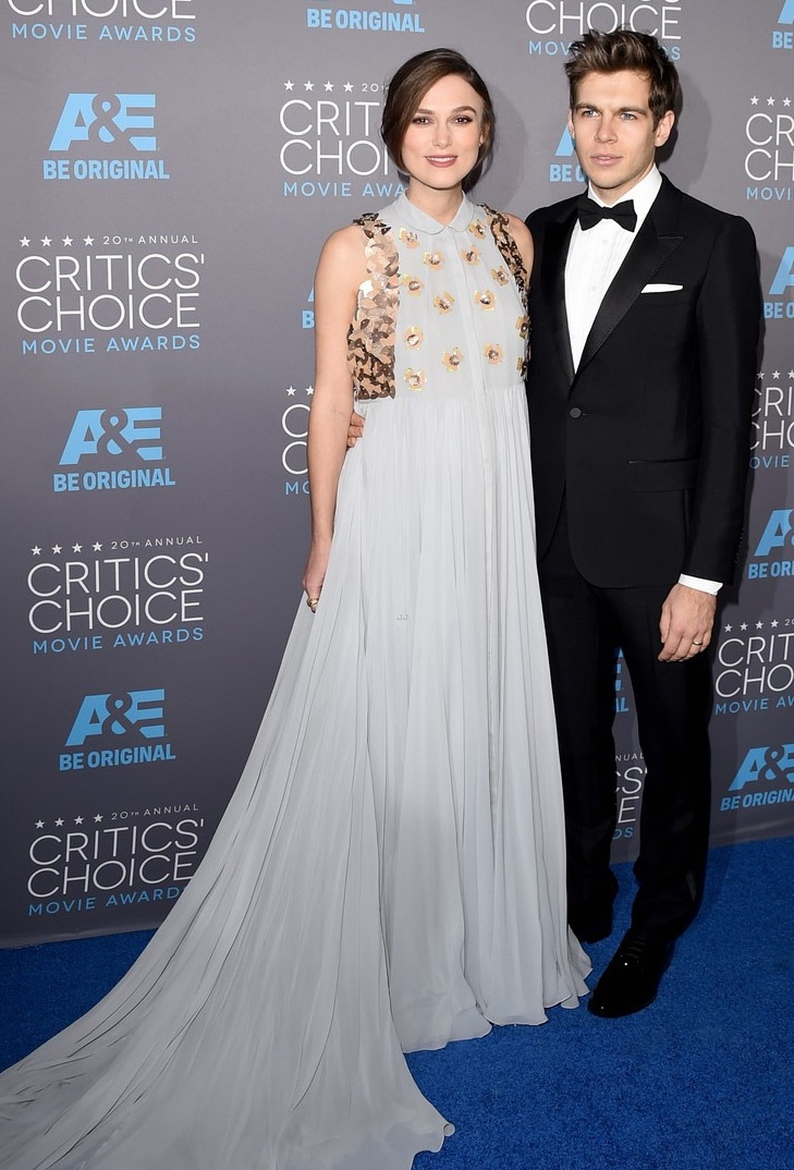 Mỹ nhân thế giới khoe sắc tại lễ trao giải Critics' Choice - 7 Keira Knightley tới dự cùng ông xã. Cô đang mang bầu 4 tháng.