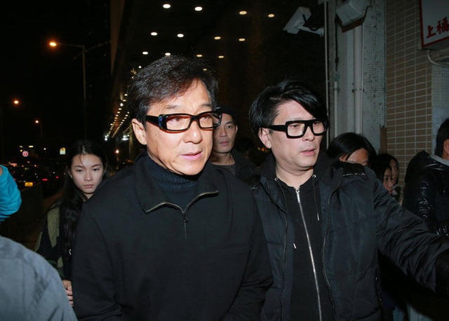 Ngôi so võ thuật 61 tuổi chạm mặt con gái rơi và người tình cũ tại tang lễ này.