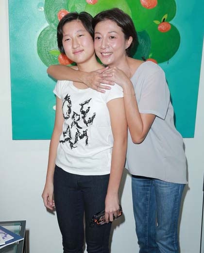 Ngô Ỷ Lợi và con gái Ngô Trác Lâm