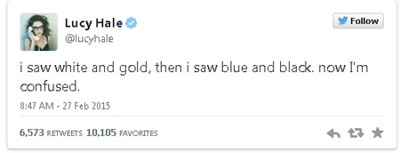 Sarah Hyland thì tiết lộ, cô đã ngắm chiếc váy 5 phút và tin rằng chiếc váy màu vàng và trắng.