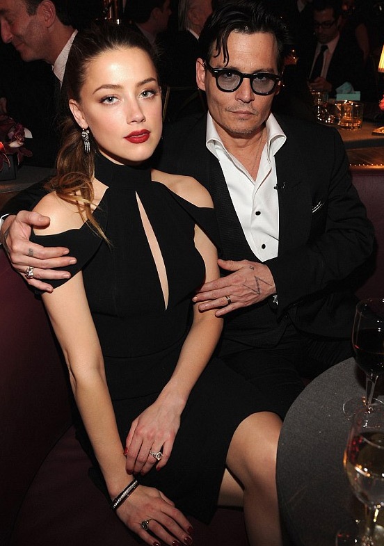 “Cướp biển” Johnny Depp đã cưới “bồ” trẻ - 3 Johnny và Amber bén duyên từ bộ phim