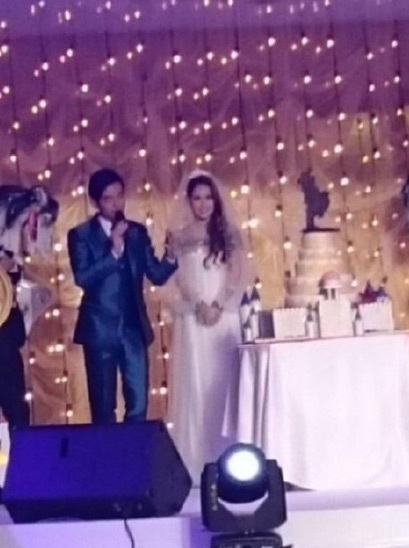 Châu Kiệt Luân tổ chức tiệc cưới tại Đài Loan - 4 Châu Kiệt Luân đang dành những lời ngọt ngào cho cô dâu Hannah Quinlivan, kém anh hơn chục tuổi.