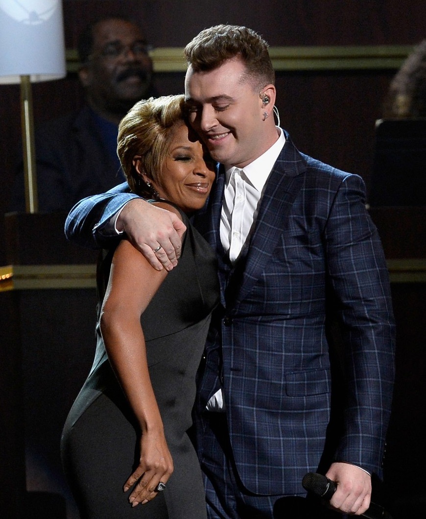 Thưởng thức ca khúc hay nhất trong năm tại lễ trao giải Grammy lần thứ 57 - 1 Sam Smith song ca cùng Mary J. Blige ca khúc Stay with me tại lễ trao giải Grammy lần thứ 57.