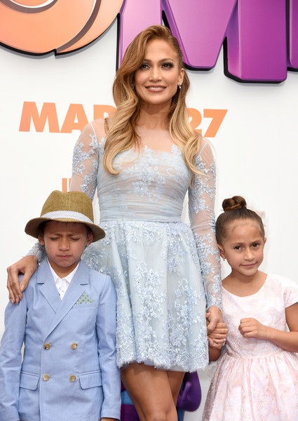 Jennifer Lopez khoe cặp sinh đôi đáng yêu - 6 Jennifer Lopez khoe cặp sinh đôi đáng yêu