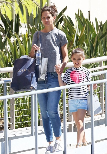 Katie Holmes đã bí mật hò hẹn 2 năm nay - 7 Nữ diễn viên 36 tuổi hiện đang sống cùng con gái Suri Cruise (8 tuổi) tại New York.