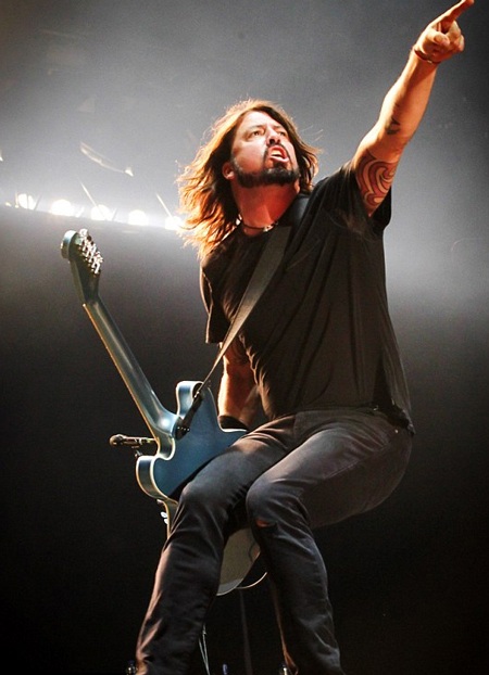 Kanye West bị “tẩy chay” - 3 Nhóm Foo Fighter cam kết sẽ biểu diễn tại đại nhạc hội Glastonbury năm 2015