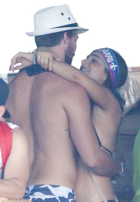 Fan kêu gọi Miley Cyrus “đá” bạn trai lăng nhăng - 2 Patrick
Schwarzenegger