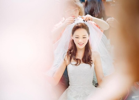 Xem lại đám cưới lãng mạn của người đẹp Y Năng Tịnh và "phi công trẻ" - 3 Xem lại đám cưới lãng mạn của người đẹp Y Năng Tịnh và phi công trẻ