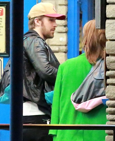 Ryan Gosling và Eva Mendes lần đầu đưa con gái đi chơi - 4 Ryan Gosling và Eva Mendes lần đầu đưa con gái đi chơi
