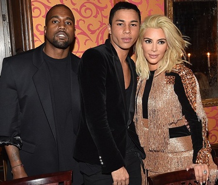 Kim "siêu vòng ba" gây ấn tượng với màu tóc vàng chóe - 20 Vợ chồng Kim - Kanye tranh thủ chụp hình chung với Oliver Rousteing.