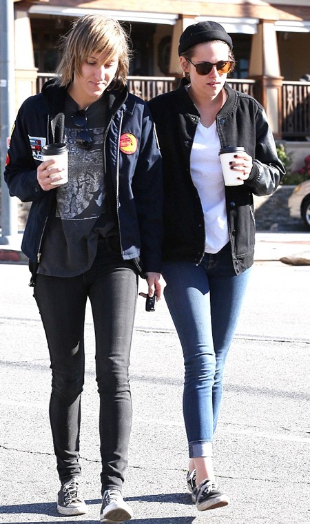 Sau khi chia tay Robert Pattinson, Kristen tìm thấy sự bình yên và hạnh phúc bên nữ trợ lý