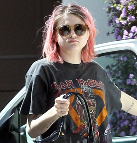 Tại sao rocker nổi tiếng Kurt Cobain tự vẫn? - 5 Normal