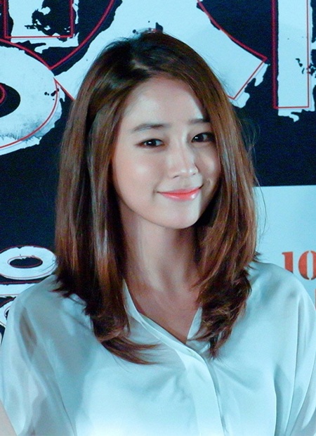 Vợ của Lee Byung Heon bị chỉ trích