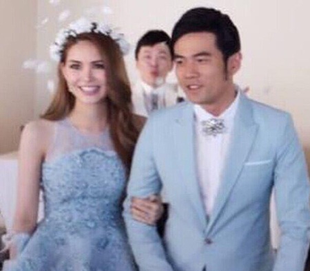 Châu Kiệt Luân hạnh phúc bên vợ trẻ đẹp.