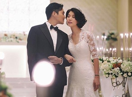 Hành trình 13 năm hạnh phúc của Trương Trí Lâm và Viên Vịnh Nghi - 1 Viên Vịnh Nghi và Trương Trí Lâm thực hiện bộ ảnh cưới kỷ niệm 13 năm chung sống hạnh phúc của họ.