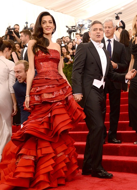 Mỹ nhân thướt tha tại đại tiệc thời trang hàng đầu thế giới - 41 Vợ chồng George Clooney sánh đôi trên thảm đỏ
