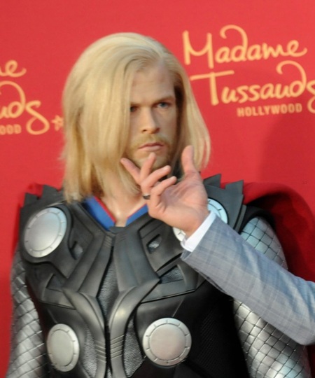 Ra mắt tượng sáp về người đàn ông gợi tình nhất thế giới - 2 Ra mắt tượng sáp về người đàn ông gợi tình nhất thế giới