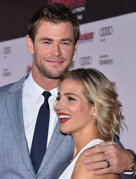 Ra mắt tượng sáp về người đàn ông gợi tình nhất thế giới - 8 Cặp đôi trông vô cùng tình cảm trên thảm đỏ.