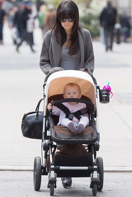 Một nguồn tin cho hay, Hilaria đang mang bầu bé trai.