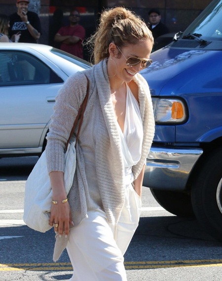 Jennifer Lopez: “Tôi vẫn đang độc thân” - 5 Jennifer từng 'đá' Casper khi phát hiện anh chàng không chung thủy.