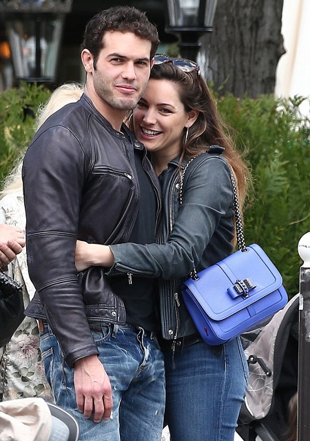 Mỹ nhân Kelly Brook say đắm bên người mới - 13 Vy Vy