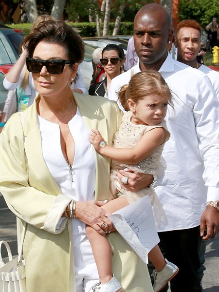 Đại gia đình Kardashian quây quần trong ngày Lễ Phục sinh - 11 Tygo còn mang theo cậu con trai riêng 2 tuổi của anh.