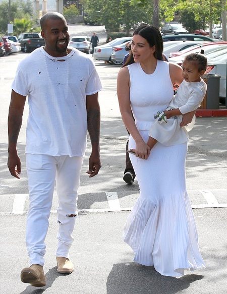 Đại gia đình Kardashian quây quần trong ngày Lễ Phục sinh - 1 Đại gia đình Kardashian quây quần trong ngày Lễ Phục sinh