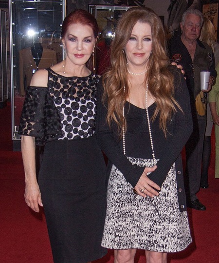 Ngôi sao 69 tuổi Priscilla Presley trẻ như con gái - 2 Bà Priscilla Presley, 69 tuổi, và cô con gái 47 tuổi - Lisa Marie trông trẻ như nhau.