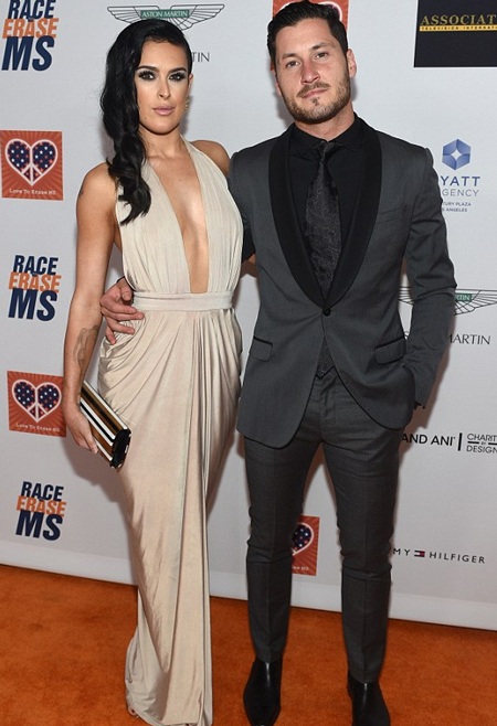 Rumer sánh đôi cùng bạn nhảy - Valentin Chmerkovskiy
tại sự kiện này.