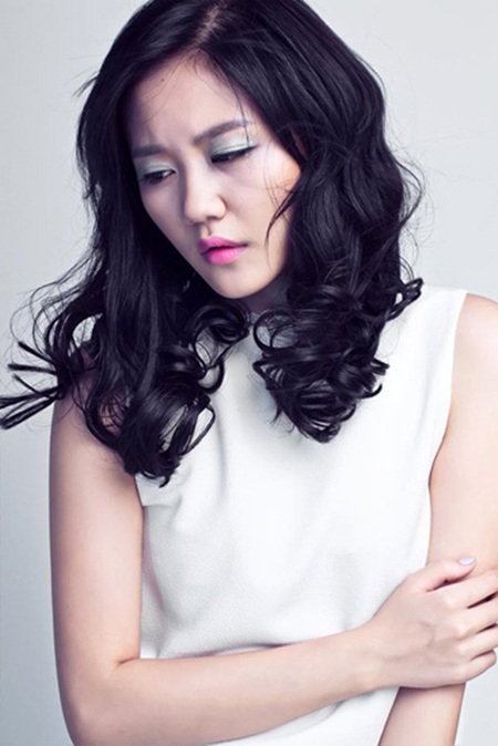 Showbiz - guồng máy kiếm tiền, thị phi và bế tắc - 1 Ca sĩ Văn Mai Hương đang bị mắc chứng bệnh trầm cảm vì áp lực
công việc
