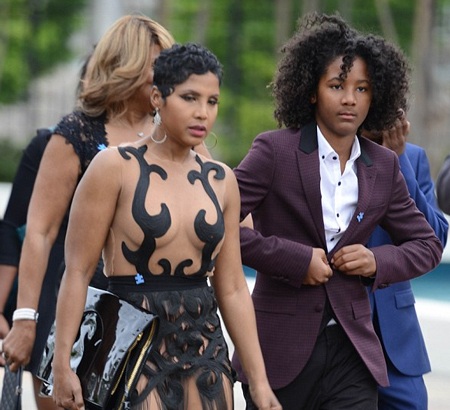Toni Braxton và Monica Bellucci táo bạo với đồ xuyên thấu - 3 Normal