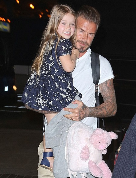 Victoria Beckham cảm ơn chồng con vì món quà sinh nhật ngọt ngào - 21 Cậu con trai 12 tuổi Romeo của David và Victoria đã làm người mẫu cho một nhãn hiệu thời trang.