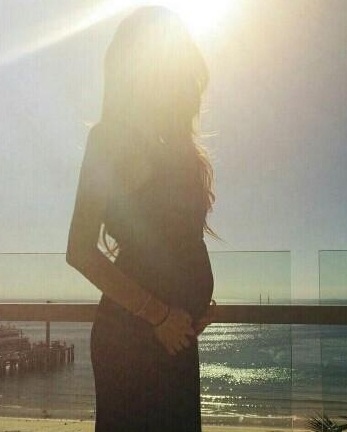 Bạn bè cho hay, Hannah đang mang bầu 3 tháng.