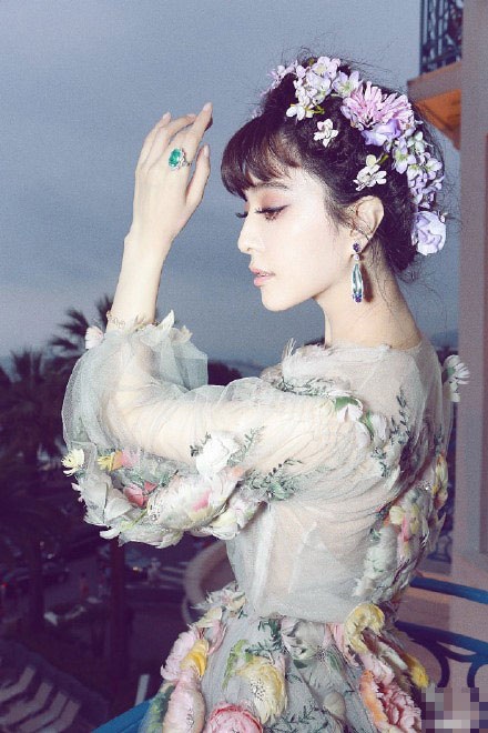 Phạm Băng Băng dịu dàng và xinh đẹp như công chúa trên thảm đỏ - 4 Vy Vy
