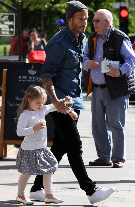 David Beckham dành trọn ngày bên con gái cưng