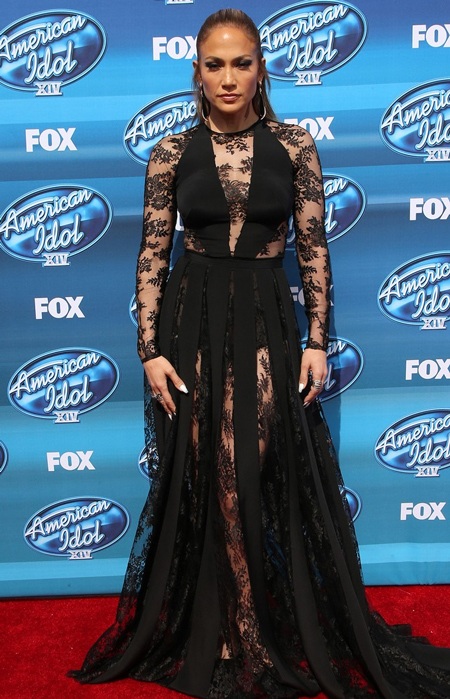 Xem Jennifer Lopez "cover" bản hit của Rihanna - 8 Jennifer tiếp tục có một mùa làm giám khảo American Idol rất thành công.