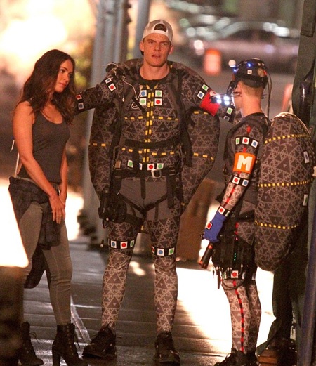 Dù lĩnh giải Mâm xôi vàng, Megan Fox vẫn tham gia “Thiếu niên Ninja rùa 2” - 6 Vai diễn nữ nhà báo April trong phần 1 của