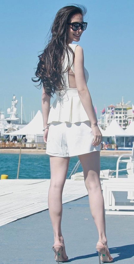 Thư Kỳ quyến rũ, đọ sắc cùng "đàn em" Angelababy - 12 Angelababy khoe những bức ảnh chân dung tuyệt đẹp và tươi tắn của cô trên trang cá nhân.