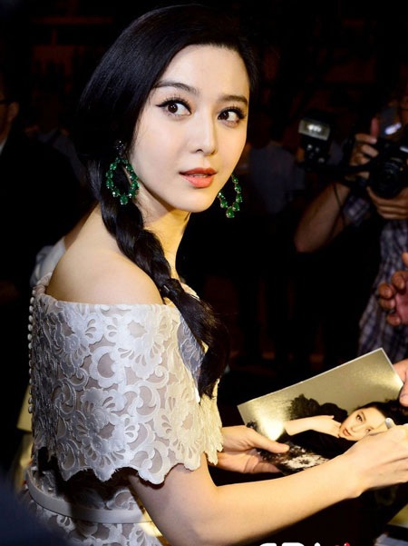 "Bông hồng Nga" xuất hiện cuốn hút tại Cannes - 15 Nữ diễn viên Trung Quốc Phạm Băng Băng cũng là khách trong sự kiện này.