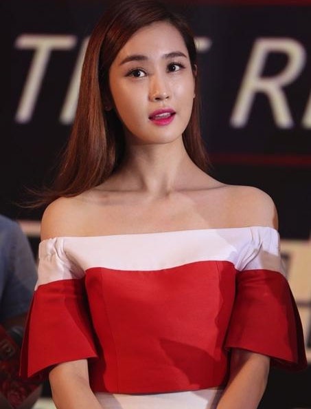 Gương mặt ngày càng hoàn hảo của “búp bê” Lee Da Hae - 1 Lee Da Hae xinh đẹp hoàn hảo trong một sự kiện tại Trung Quốc, diễn ra ngày 20/5.