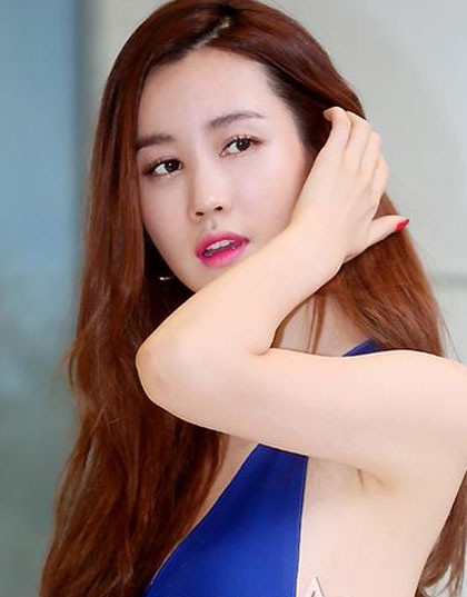 Gương mặt ngày càng hoàn hảo của “búp bê” Lee Da Hae - 11 Cô nhận được những câu hỏi liên quan tới mối quan hệ đặc biệt với bạn diễn người Trung Quốc