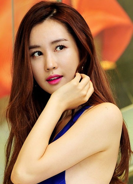 Gương mặt ngày càng hoàn hảo của “búp bê” Lee Da Hae - 13 Vẻ ngoài hoàn hảo của Lee Da Hae giúp cô trở thành thần tượng của nhiều khán giả châu Á.