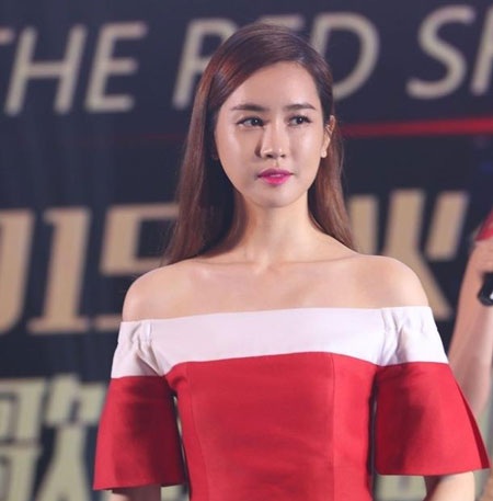 Gương mặt ngày càng hoàn hảo của “búp bê” Lee Da Hae - 5 Lee Da Hae xinh đẹp hoàn hảo trong một sự kiện tại Trung Quốc, diễn ra ngày 20/5.