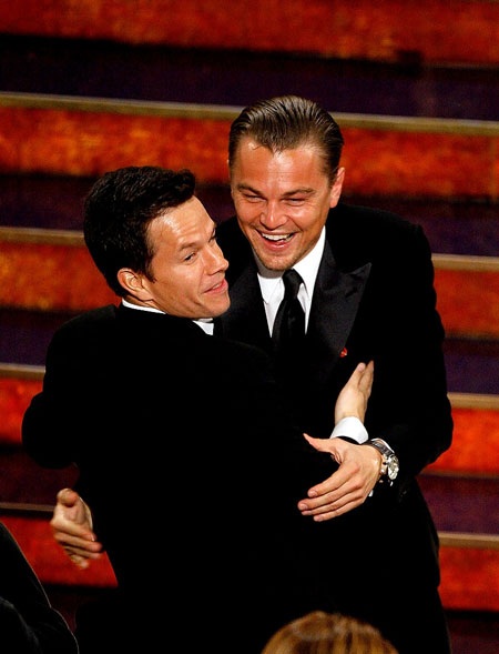 Choáng với vẻ ngoài tàn tạ của tài tử Leonardo DiCaprio - 18 Leonardo DiCaprio cùng đạo diễn nổi tiếng Martin
Scorsese tham dự buổi họp báo quảng cáo bộ phim