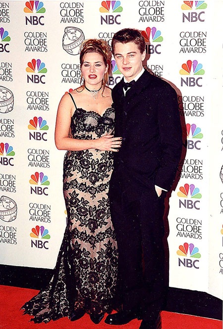 Choáng với vẻ ngoài tàn tạ của tài tử Leonardo DiCaprio - 9 Leonardo và Brad Pitt gặp gỡ trong một sự kiện vào năm 1995